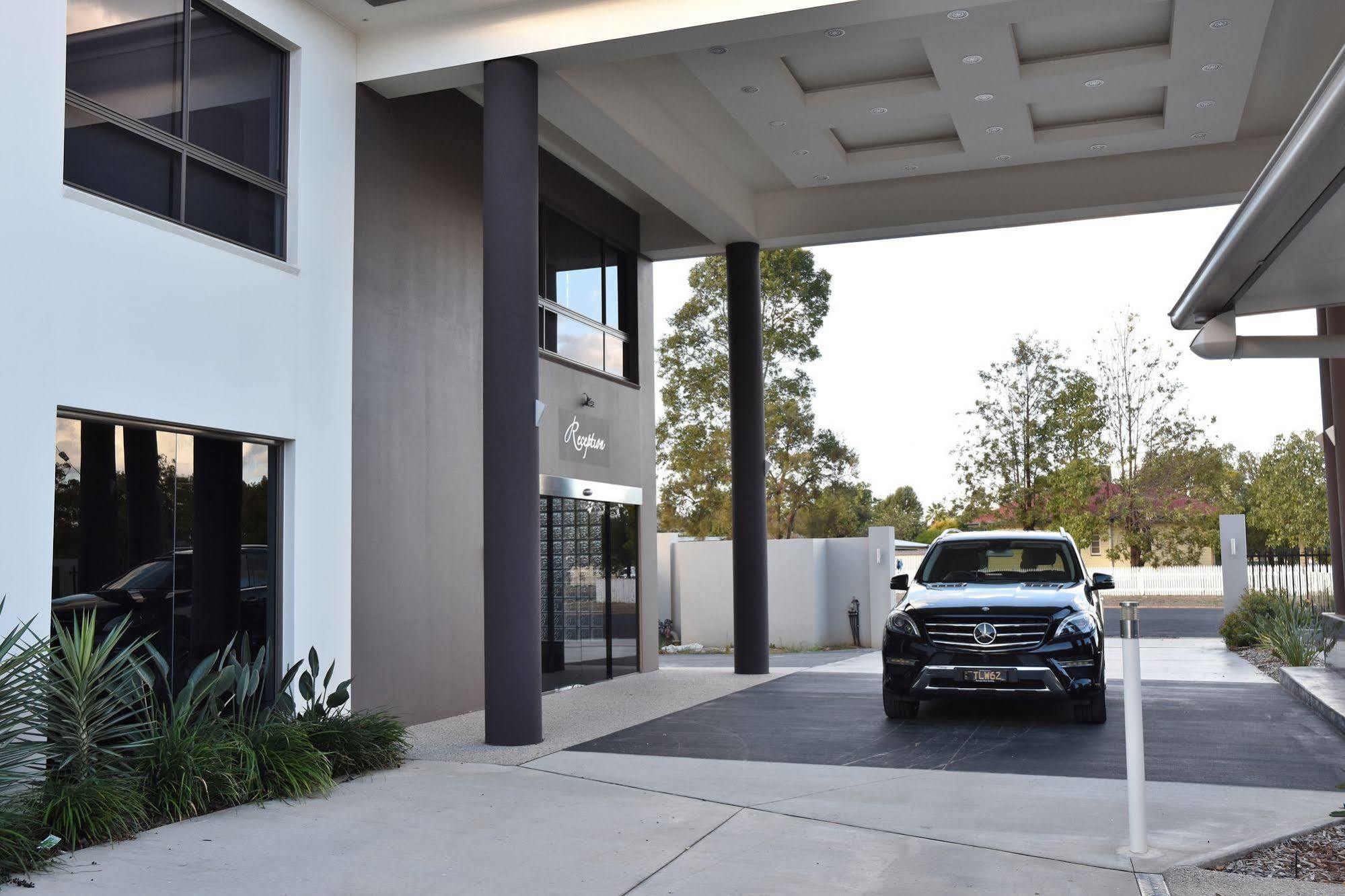 Western Downs Motor Inn Miles Екстериор снимка