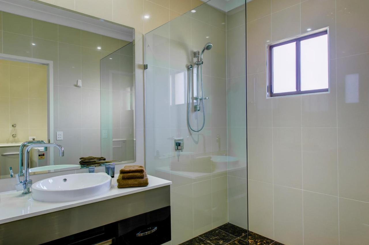 Western Downs Motor Inn Miles Екстериор снимка